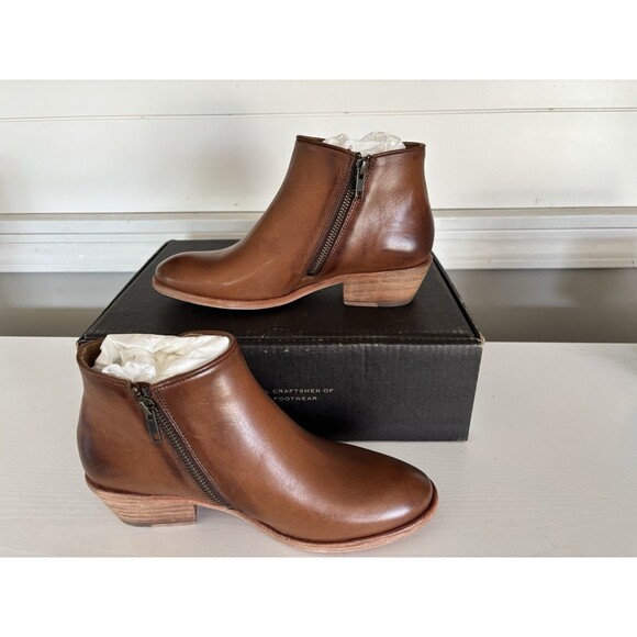 Frye Ladies Carson Piping Caramel Brown Bootie 3474697-CAR Size 7B